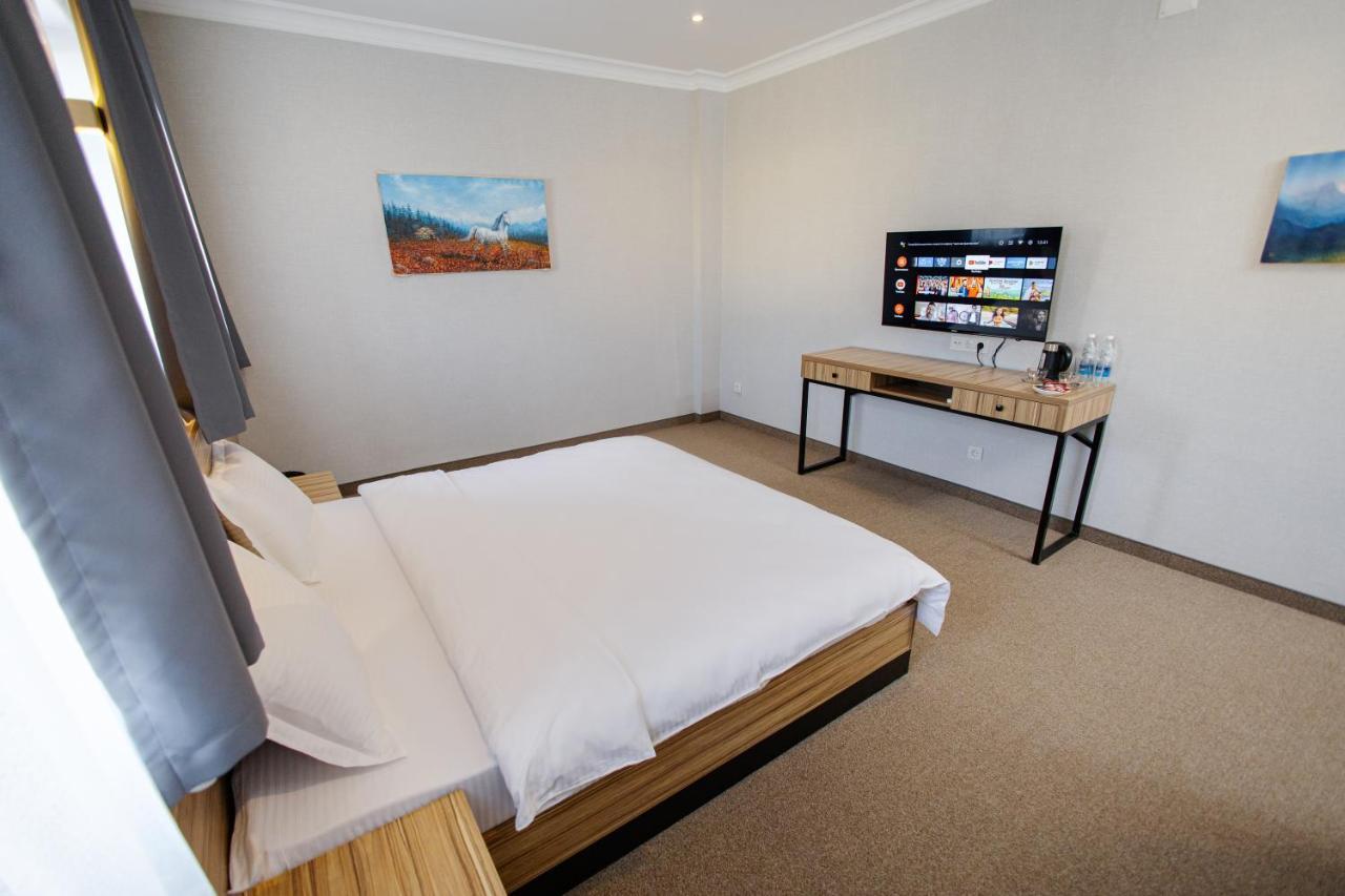281 Hotel Bisjkek Buitenkant foto
